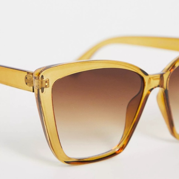TOPSHOP oversize plastic chamfered cateye
sunglasses in brown - Picture 4 of 4